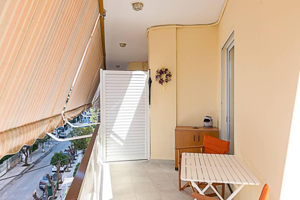 Cozy Flat With 1 Bedroom Next To Metro Station Athen Exterior foto