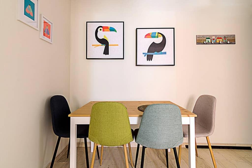 Cozy Flat With 1 Bedroom Next To Metro Station Athen Exterior foto