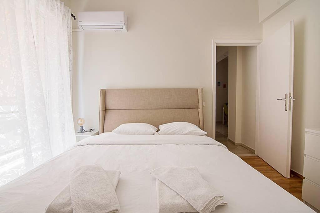 Cozy Flat With 1 Bedroom Next To Metro Station Athen Exterior foto